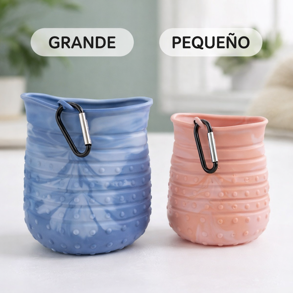 Comparación de tallas del vaso limpiapatas 2 en 1, pequeño y grande.